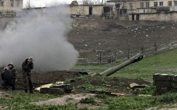 Армения и Азербайджан договорились о гуманитарном перемирии в Карабахе
