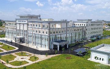 Частично принадлежащая главе управления по благоустройству Ташкента компания занималась озеленением детского медцентра на миллиарды сумов