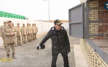 Президент Туркмении на камеру сжег в печи наркотики