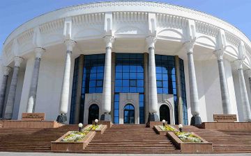 В Узбекистане захотели отметить юбилейные даты Абдуллы Орипова, Батыра Закирова и Уткира Хашимова