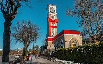 В Минкульте прояснили причины появления украшений на ташкентских курантах