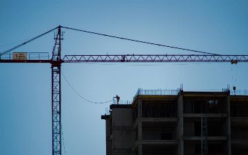 В Хорезме чиновники передали десятки объектов без тендера