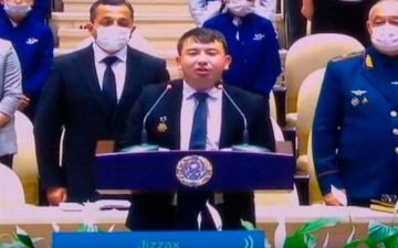 В Союз писателей приняли студента после прочтения стихов перед президентом