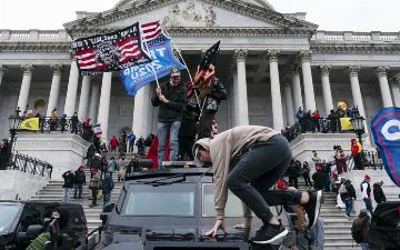 УзА посчитало атаку на здание Конгресса «провалом демократии» в США