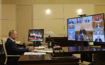 Путин поручил начать массовую вакцинацию всех россиян