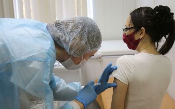 Названо число вакцинированных узбекистанцев китайской вакциной