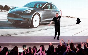 Стало известно, на сколько процентов подорожали акции Tesla