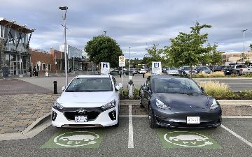 Джо Байден пересадит чиновников на электрокары