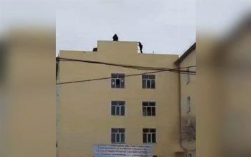 УВД Хорезмской области прокомментировали инцидент мужчины, пытавшегося сброситься с высотки