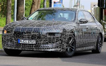 BMW рассказал о новом электрокаре i7