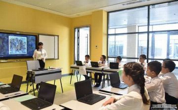 Выпускники президентских школ получили гранты на 3,3 миллиона долларов от зарубежных университетов