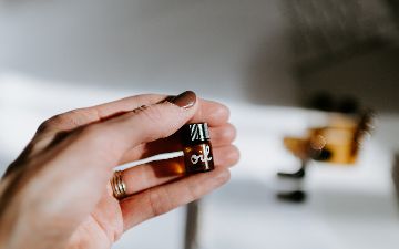 Чем полезно и как действует касторовое масло