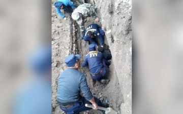 В Андижане спасли заваленного песком мужчину