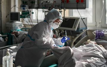 В Японии выявили восемь случаев аллергической реакции на вакцину Pfizer