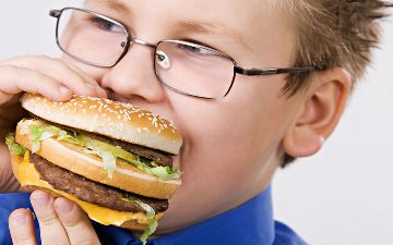 Ученые рассказали, как часто можно есть фастфуд без вреда здоровью