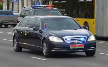 Изящество и роскошь: какими автомобилями может похвастаться Лукашенко