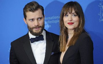 Девчонки держитесь: выйдет новая часть бестселлера «50 оттенков серого»