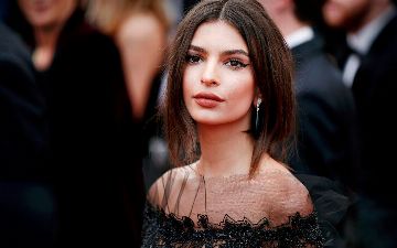 «Самое прекрасное утро в моей жизни»: Эмили Ратаковски родила первенца