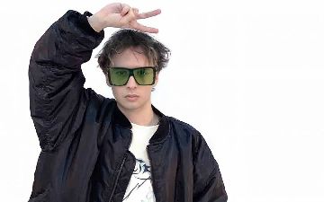 «Идти туда было абсурдно»: Слава Марлоу о передаче «Давай поженимся!»