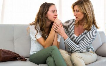 Узбекский сексолог рассказала, как правильно поговорить с дочерью о менструации