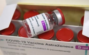 Опасна ли вакцина от коронавируса компании AstraZeneca и почему многие европейские страны отказываются от нее?