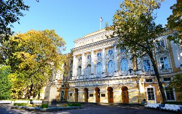 У двух узбекских вузов появилось новое руководство