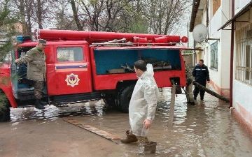 В Самарканде из-за проливного дождя затопило улицы
