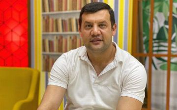 Певец Самандар рассказал, как Юлдуз Усманова сделала его популярным на всю страну