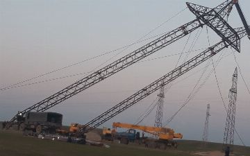 Сурхандарьинские бригады восстановили обрушившиеся опоры ЛЭП