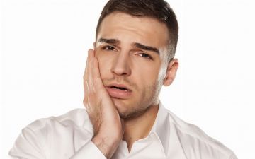 Узбекский стоматолог рассказал, почему болят запломбированные зубы