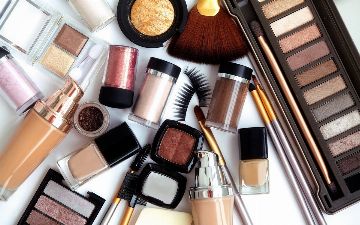 В косметике были обнаружили опасные для здоровья женщин вещества