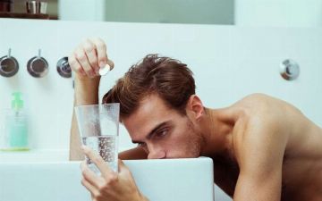 Диетолог посоветовала способы борьбы с похмельем