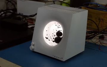 В Корее создали колонку с парящей внутри черной жидкостью