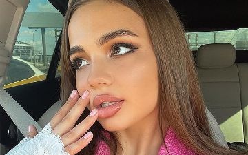 Валя Карнавал разрыдалась в видео