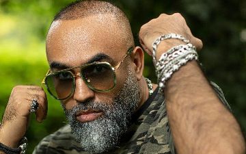 Певцу San Jay пришлось подбирать мусор на дорогах Ташкента - видео