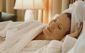 Почему нельзя спать с мокрыми волосами и чем это может быть опасно 