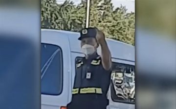 Ташкентский водитель получил «средний палец» от инспектора ГАИ – видео