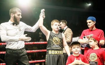 Боец Исмаилов вступился за сына Кадырова после сомнительной победы в боксерском бою