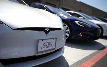 «Теслу» обвинили в махинациях