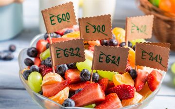 Чем опасна наиболее популярная в применении пищевая добавка Е171?