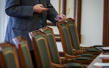 Президент захотел пересадить чиновников в арендованные у частников помещения