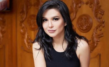 Нилюфар Усманова показала, как ее дети развлекаются с дедушкой – видео