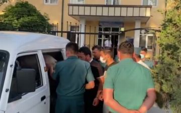 В Андижанской области сотрудник ОВД поконфликтовал с гражданами 