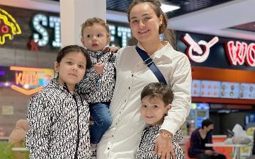 Юмористка Шахло Зоирова отругала своего сына за то, что он ударил младшего брата – видео