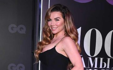 Анна Седокова позавидовала финансовому состоянию Анджелины Джоли, которая снялась с роем пчел