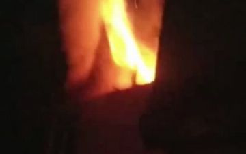 В Самаркандской области произошел крупный пожар: сгорело несколько магазинов