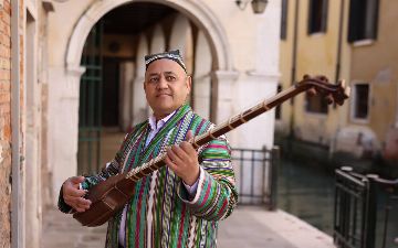 В Венеции зазвучала песня узбекского поэта