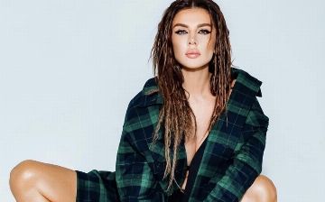 Анну Седокову задержали в аэропорту