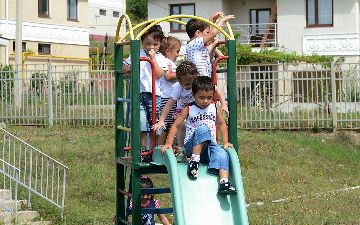 В Узбекистане на укрепление здоровья матерей, детей и женщин репродуктивного возраста из бюджета будет выделено 26 миллиардов сумов