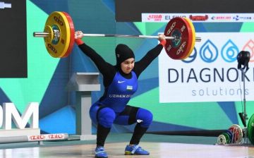 Тяжелоатлетка Кумушхон Файзуллаева завоевала три медали на ЧМ